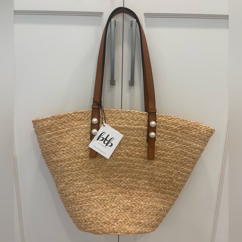 BTB Los Angeles Camel Gia Tote NWT